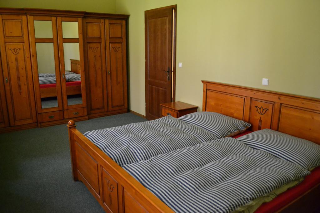 Pension Stara Skola Vysoke Zibridovice Buitenkant foto